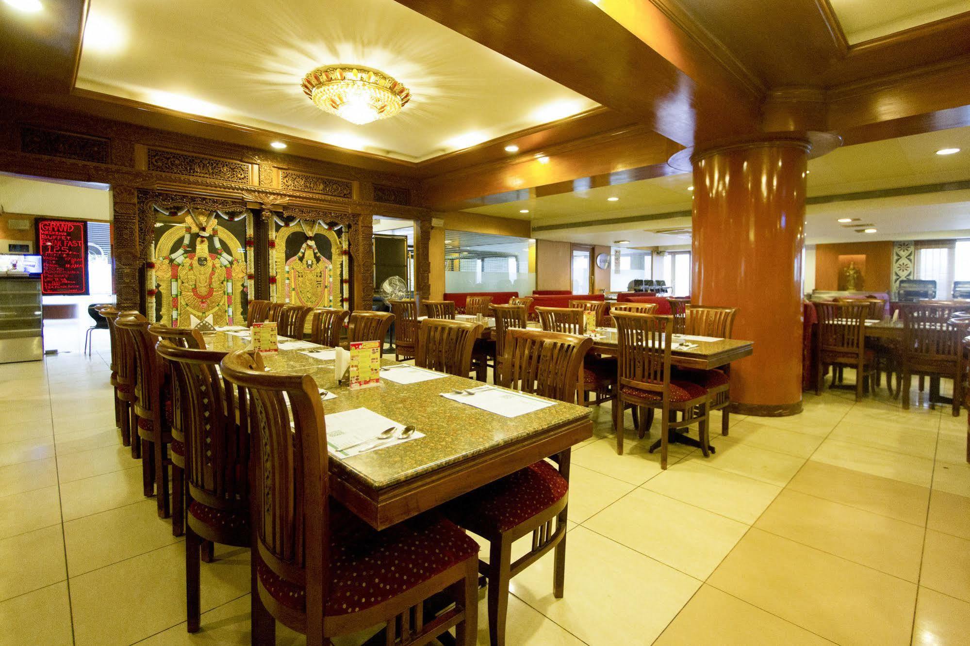 Capital O 66763 Blossoms Serviced Apartments Chennai Luaran gambar